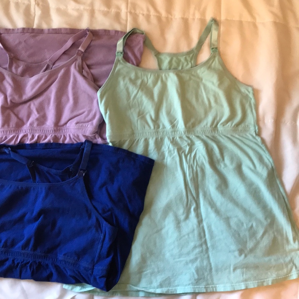 LOT- 3 nursing tanks